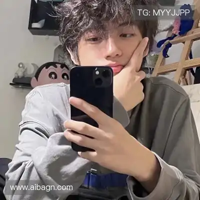 孔铃媚